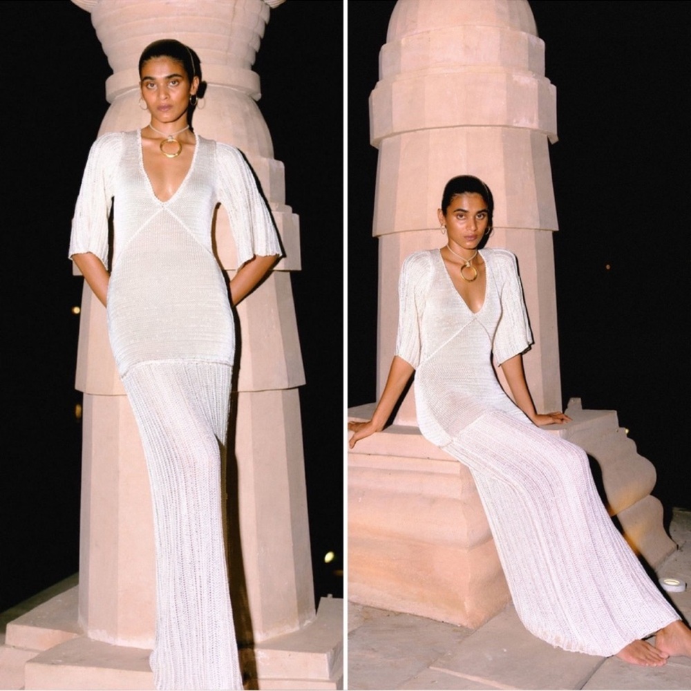 SAVANNAH MORROW ARUSHI DRESS - IVORY
$555
$345 $555 Size: XXL